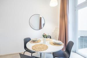 Easy Parking - Central - AC Studio