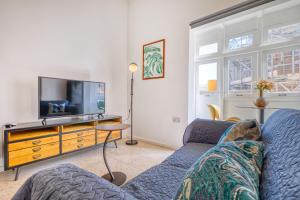 Maltese Apartment 1b with traditional Balcony By Solea