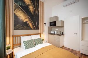 Central Cozy Studio with AC