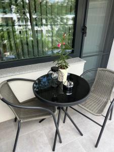 TRINAVIS Boutique Apartments, OWN PRIVATE PARKING, City Center, Entire Apartment