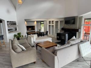 Wilderness deckhouse. views!sunseariverkayaks