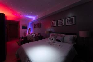 Skyline Escape with Netflix, Books and Games - Aparthotels, Manila