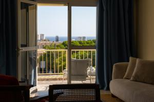 Seaview apartment newly renovated to high quality