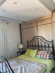 Stand alone villa with pretty gardenair conditioned