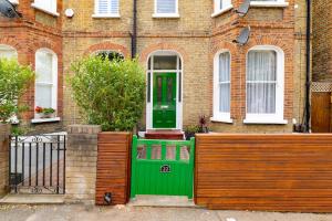 Wild Roses Serviced Apartments - Charlton