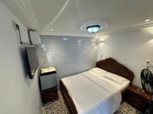 Luxury Villa AC Ensuite Room 9