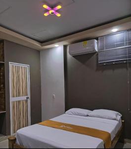 HOTEL d ROHI