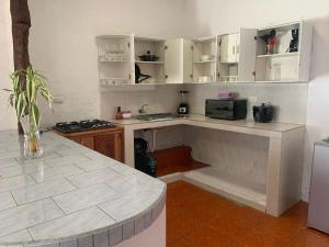 BLACK&WHITE -Dis Dihai-