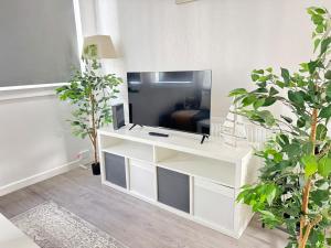 Spacious 2BR Home by Portobello Beach