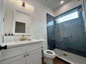 Two Bedroom Villa Walk to Beach