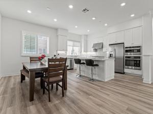 Beautiful Irvine Grand Park Community Cozy and Comfortable Home