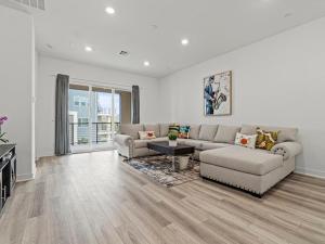 Beautiful Irvine Grand Park Community Cozy and Comfortable Home