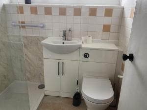 Beautiful two Bedroom house Entire house