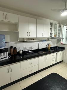 Casa com 02 quartos, Meia Praia - Itapema