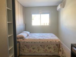 233A - Boulevard Bombinhas 06 pessoas com piscina