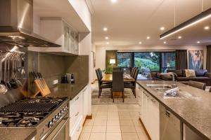 MacLeods Fairway - Your Golfside Family Getaway