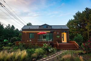 Hamdeok Poolvilla Pension Lamborghini