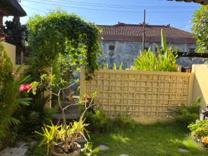 Oemah Dharma Garden View by EPS