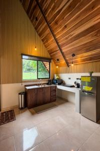 River Paradise Cabin with Private Jacuzzi