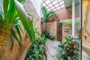 Sweet Surrender - Stylish 4BR Near Potato Head