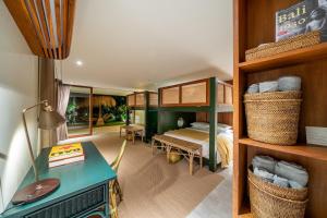 Sweet Surrender - Stylish 4BR Near Potato Head