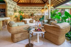 Sweet Surrender - Stylish 4BR Near Potato Head