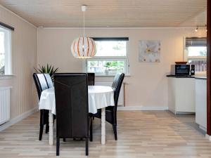 6 person holiday home in Væggerløse
