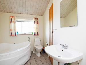 Modern Oasis in Scenic Lokken-By Traum