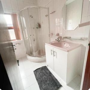 Spacious 4Br Home In Bo Kaap With Mountain And Ocean View 5 min From Cape Town CBD