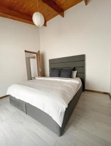 Spacious 4Br Home In Bo Kaap With Mountain And Ocean View 5 min From Cape Town CBD