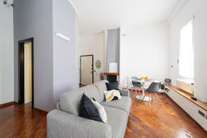 New! Fun Light Family Loft in Centro