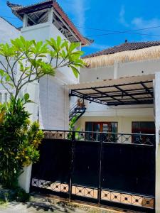 Bumbak Apartment Upstairs Fully Furnished 52M2