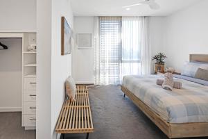 302 Penthouse Portarlington Waterfront Luxury sleeping 6 3 Queen Bedrooms 2 bathrooms Private Terrace Aircon and Heating