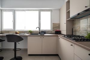 Central Spacious Apartment 306