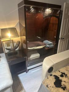 Luxury Westminster Apartment by Westminster Abbey