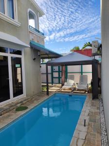 Piscines Privées et Chauffées, Private Heated Pools