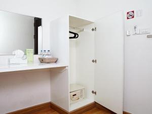 White House Asoke Sukhumvit 18