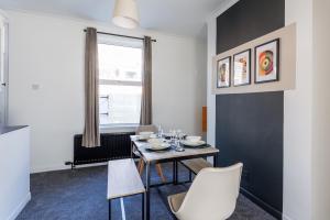 3 Bed Home from Home, Family, Workers and Friends