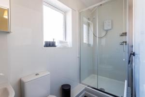 3 Bed Home from Home, Family, Workers and Friends