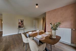 Aurora City Apartment