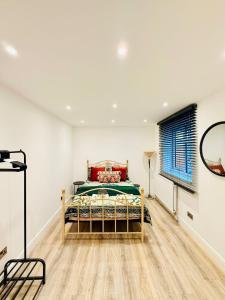 Cozystays Refurbed Modern Apartment Private Garden Free Parking