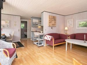 5 person holiday home in Tranekær-By Traum