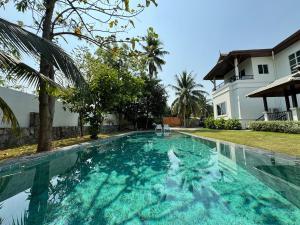 Hermit villa 3BR 4KingBeds 4BA 8Hr Butler