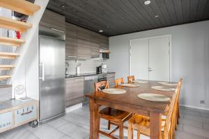 Peaceful 2BR Getaway Cabin at the Top of Riihivuori