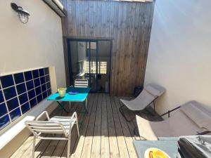 Maisonnette de pêcheur avec vue sur létang de Thau