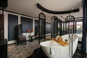 Hanoi Le Chateau Hotel & Spa
