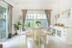 Elegant and Modern Home at Sansaran Villa Chiang Mai