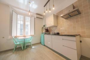 iYOURBASICS Lovely Studio Hinestrosa 23 FREE WIFI&AC