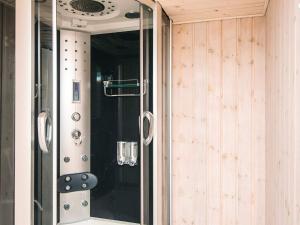 7 person holiday home in Hemmet
