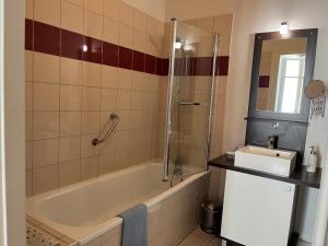 Les Oursons, Résidence Val de Jade, Beau T3 meublé, plein centre, Wifi, Ascenseur